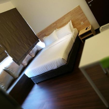 Coffea Garden Cafe & Stay Малакка Экстерьер фото