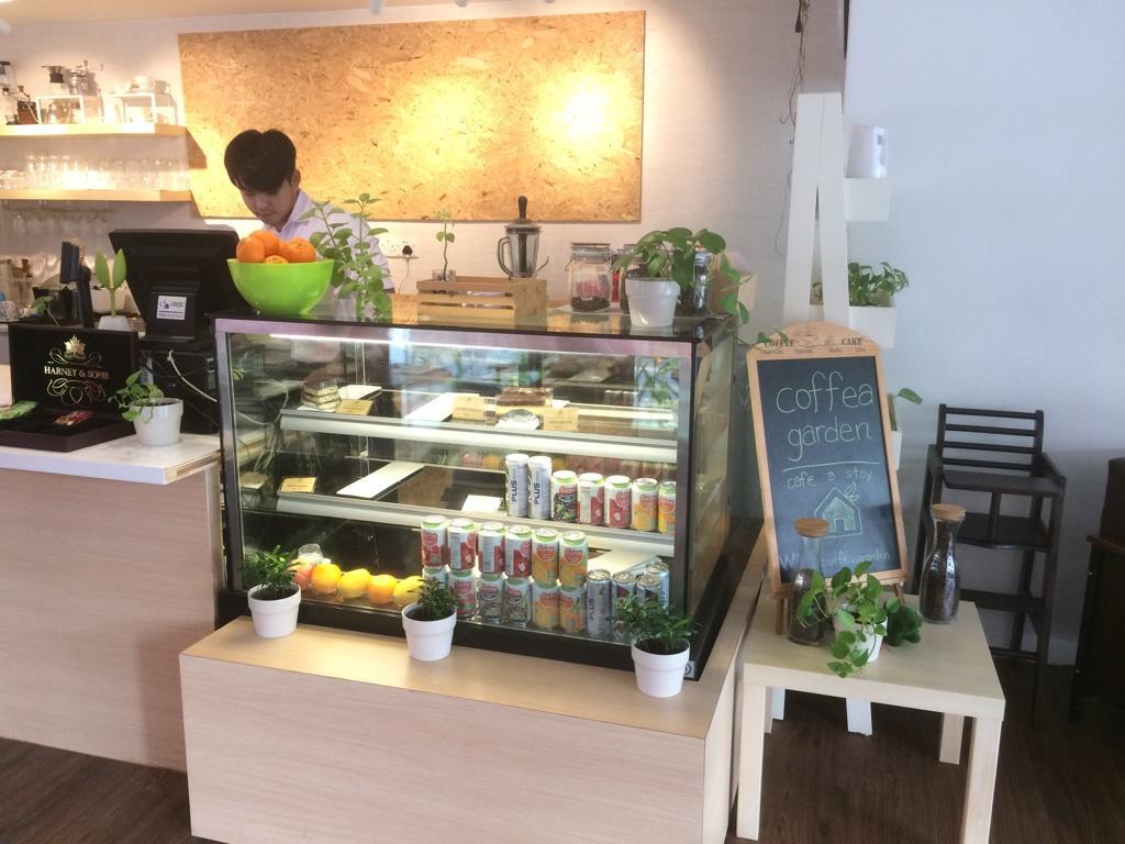Coffea Garden Cafe & Stay Малакка Экстерьер фото